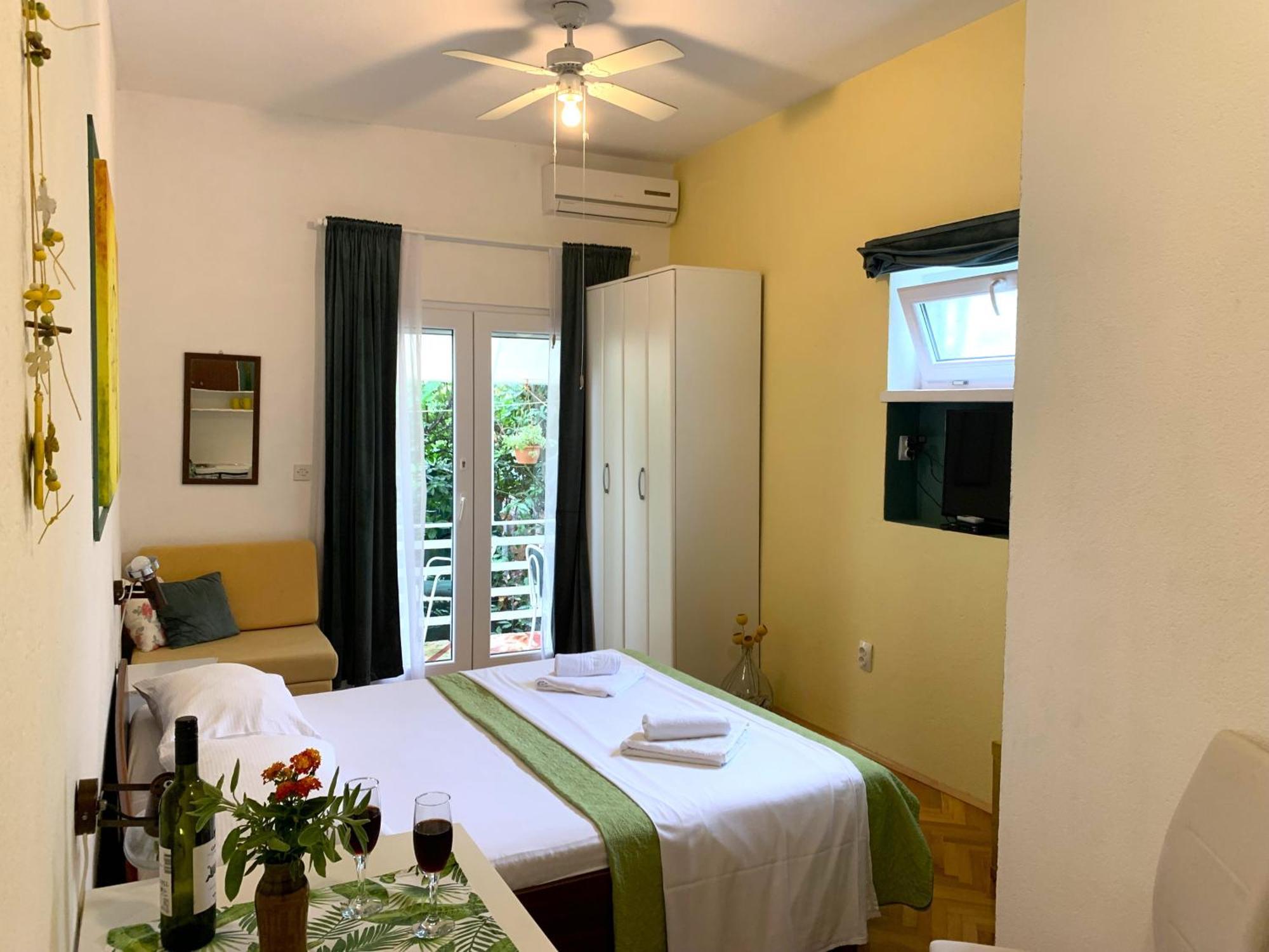 Apartments Garden House Podgora Quarto foto